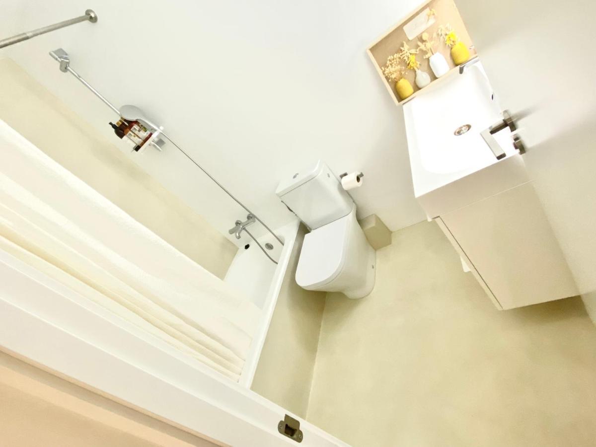 Barcelona Chic Apartments- Free Parking - 10 Min From Bcn City Centre By Metro المظهر الخارجي الصورة