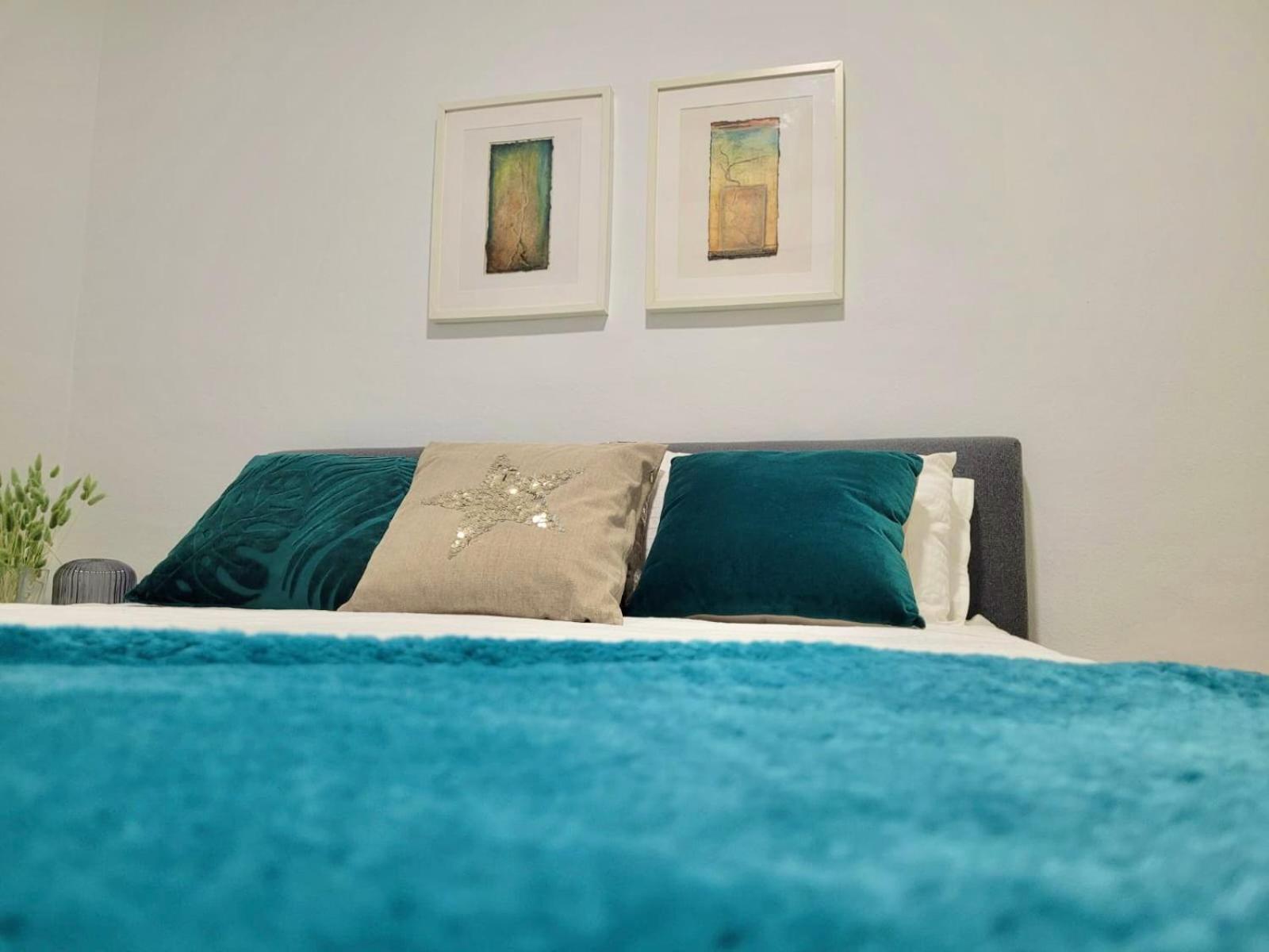 Barcelona Chic Apartments- Free Parking - 10 Min From Bcn City Centre By Metro المظهر الخارجي الصورة