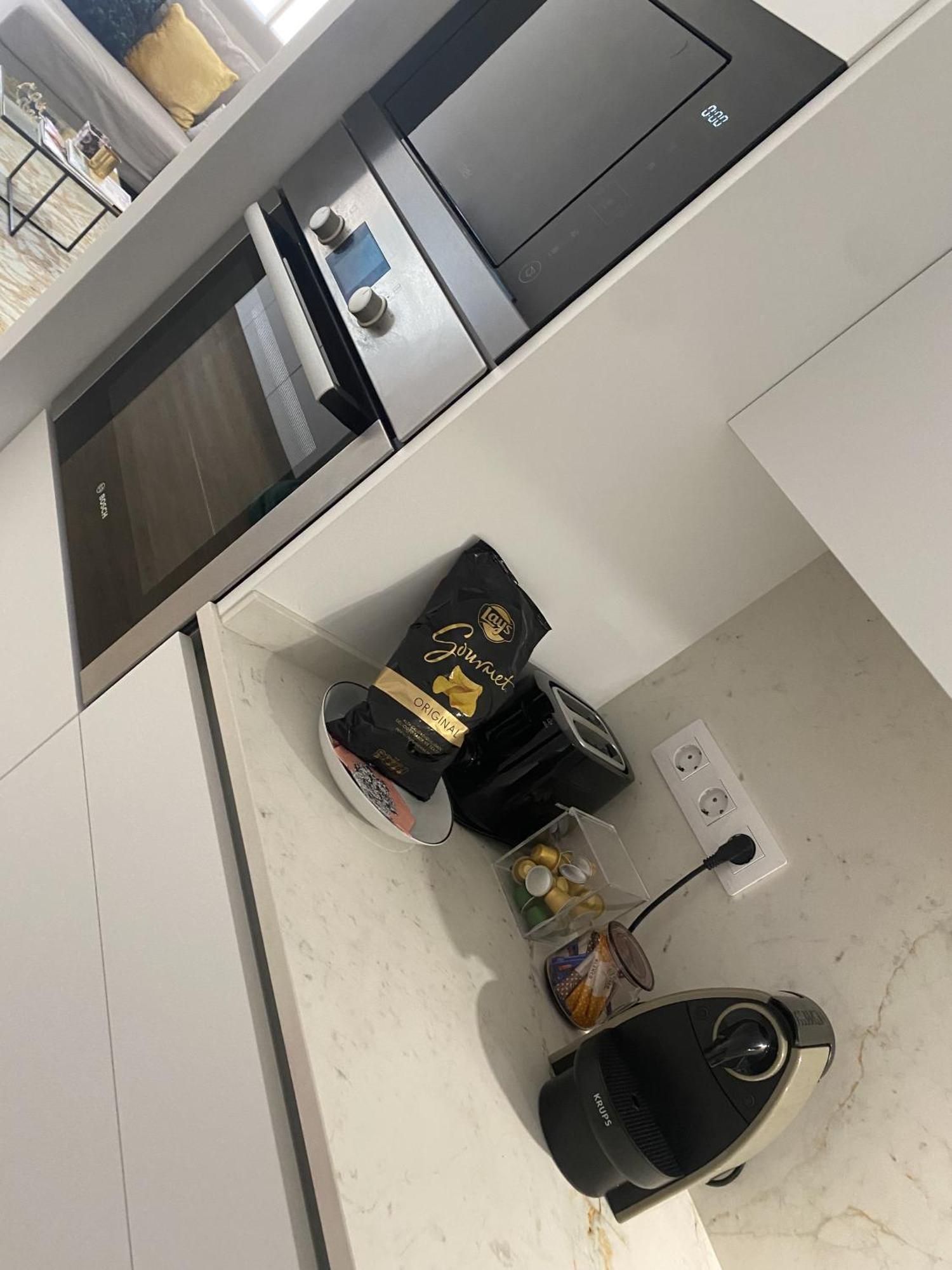 Barcelona Chic Apartments- Free Parking - 10 Min From Bcn City Centre By Metro المظهر الخارجي الصورة