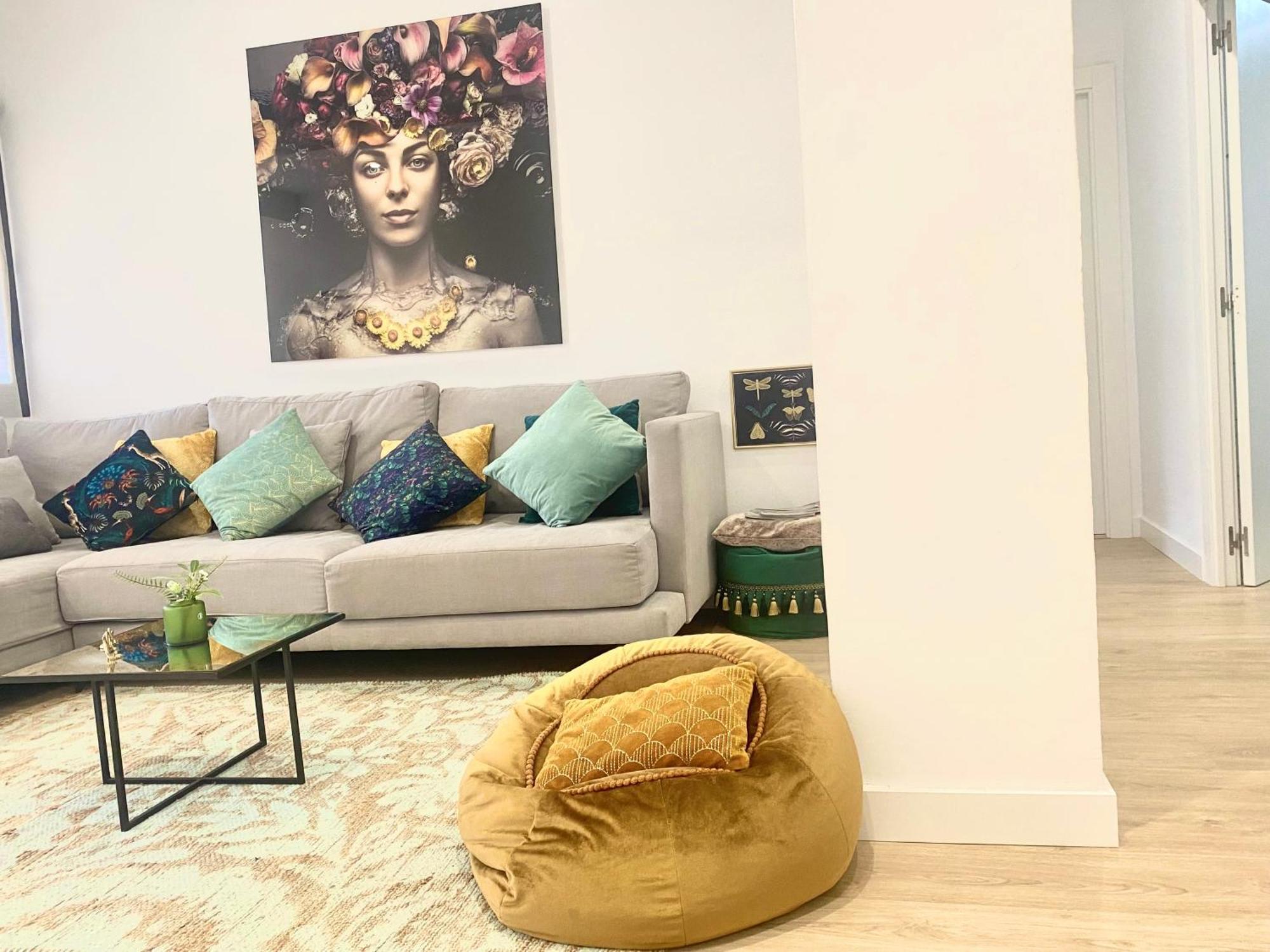 Barcelona Chic Apartments- Free Parking - 10 Min From Bcn City Centre By Metro المظهر الخارجي الصورة